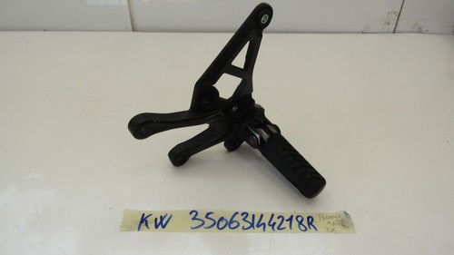 Left front footrest - left,