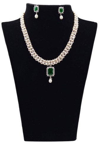 Freshwater pearl necklace and
