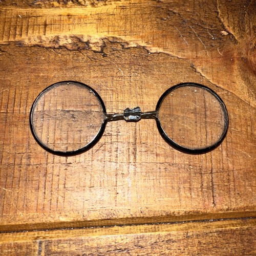 Antique old vintage pince - old,