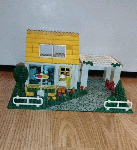 Lego vintage yellow house - lego,