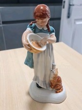 VINTAGE ROYAL DOULTON