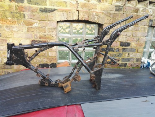 Suzuki 125 frame - gz, hs