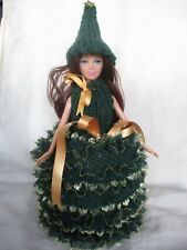 HAND KNITTED BRUNETTE