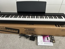Yamaha P223B Digital piano - Mint