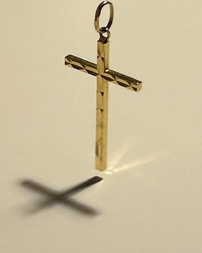 18ct yellow gold cross pendant - gold,