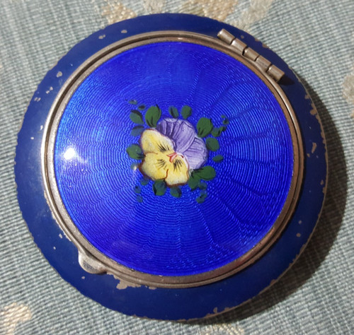 Enamel guilloche compact - enamel,