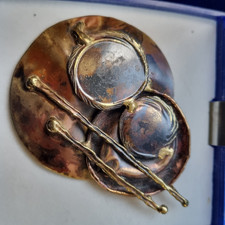 Vintage Jewellery Gold Tone and Brown metal Large Brooch