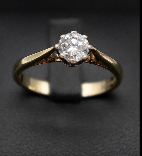 Stunning 18ct gold - 18ct,