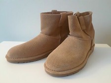 NEW LADIES SIZE 6 UGG CAMEL