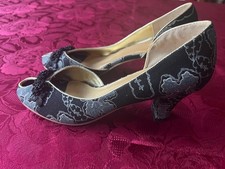 New BLU Chinese style print and design ladies shoes- size 6