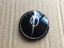 Vanden Plas 1100 / 1300 hub cap badge.    NOS.