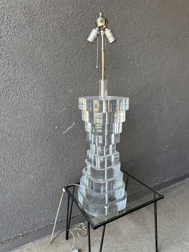 Lucite resin molecule - resin,
