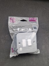 Knightsbridge Metal Clad 13A