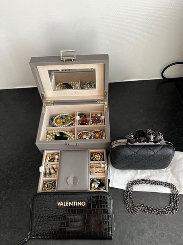 Job lot vintage jewellery - lot,