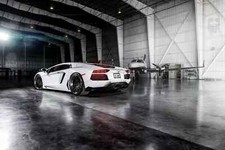 WHITE LAMBORGHINI ADVENTADOR