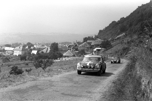 Mgb leads lotus elan - an, a
