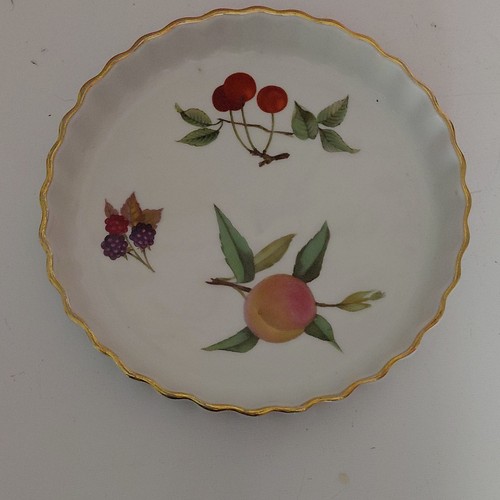 Vintage royal worcester flan - royal,