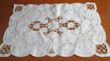 6 x Vintage cream material table mats, embroidery and cut work detail. New