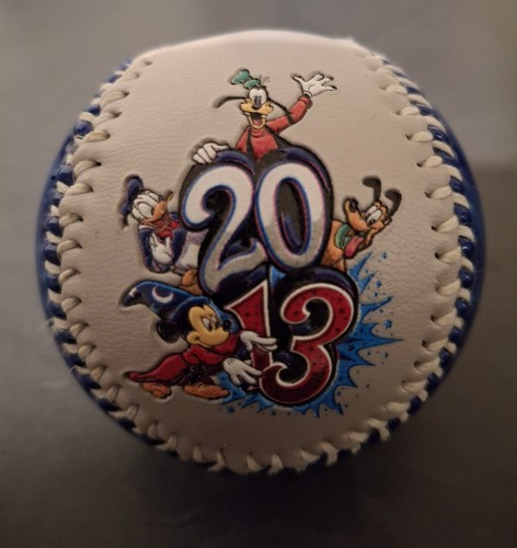 Collectable disneyland 2013 - collectable,