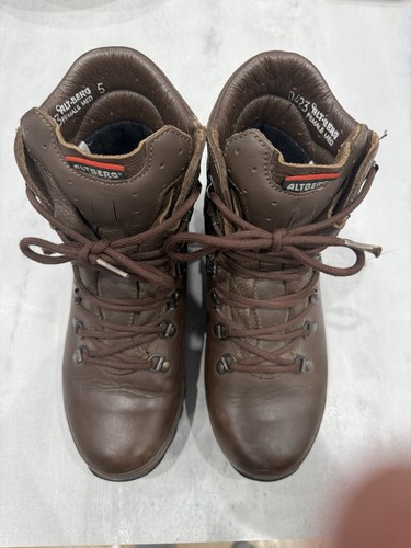 Altberg defender female - altberg,
