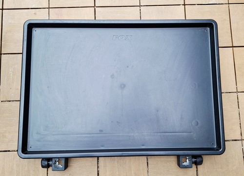 Fox fishing side - side, tray