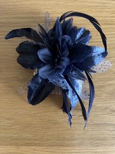 NAVY FEATHER FLOWER FASCINATOR WITH COMB WORN ONCE ONLY