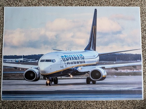 Boeing 737 800 ryanair - 737-800,