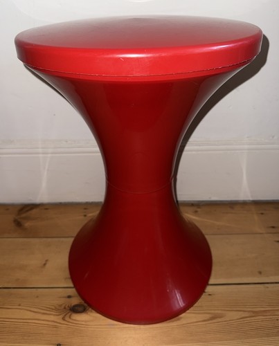 Vintage red stamped - tam, tam