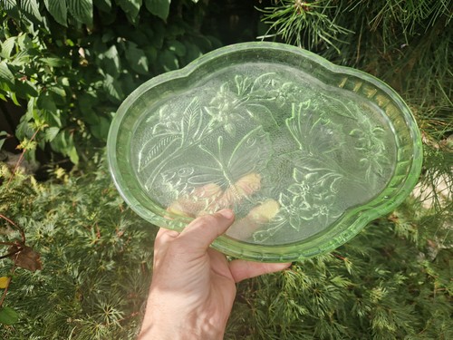 Art deco green glass - art,