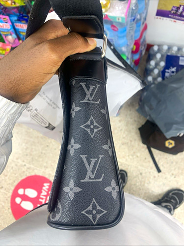 Louis vuitton monogram - louis,