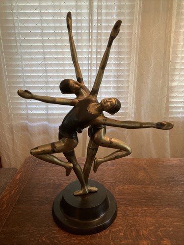 Intertwined ballerinas - intertwined,