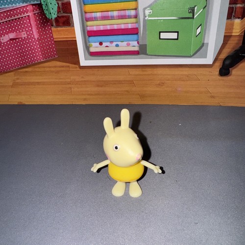 Peppa pig plastic figure - peppa,