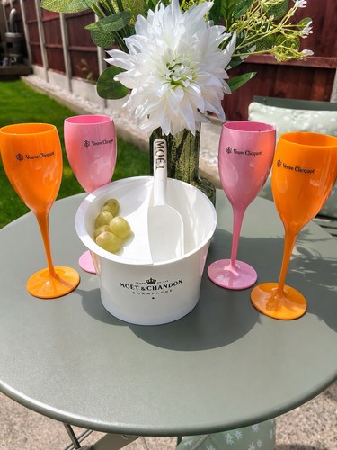 Moët chandon champagne - chandon,