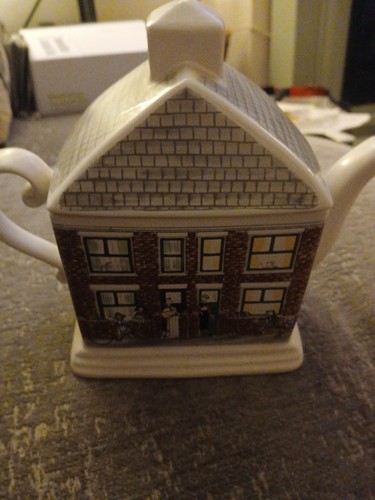 Ringtons tea pot - ringtons,