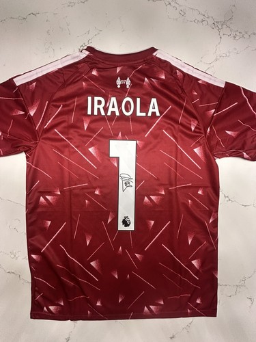 Signed andoni iraola - iraola, liverpool