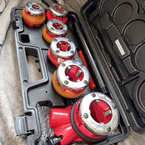 Ratchet pipe threader model