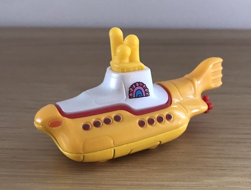 Hot wheels yellow submarine - hot,