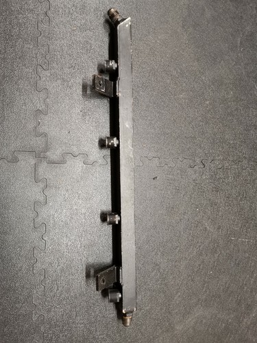 E30 group fuel rail - group,