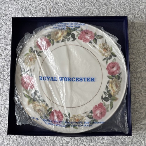Royal worcester garden - worcester,