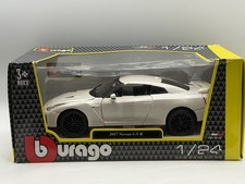 Burago 1:24 Nissan GTR 2017 - White Diecast Model Car Boxed