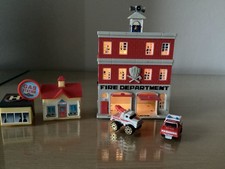 1980s Micro Machines City Scenes Fire Station, Galoob, with 2 vehicles 
