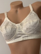 Bra lace cups, non wired