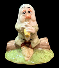 Lovely Royal Doulton Disney Snow White and The Dwarfs SW15 Sleepy SU694