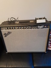 FENDER FRONTMAN 212R 100W GUITAR COMBO AMPLIFIER WITH REVERB 2X12