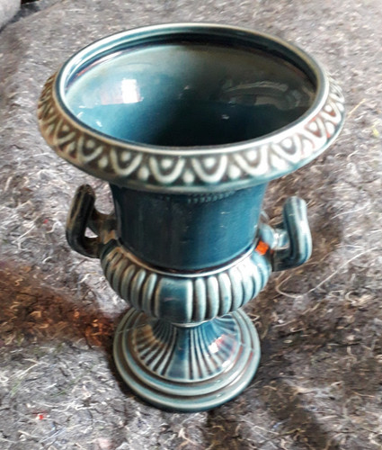 Dartmouth pottery 67b urn - 67b,