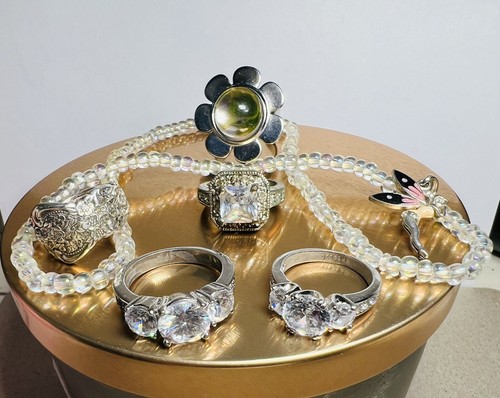 Attractive costume jewelry lot - attractive,