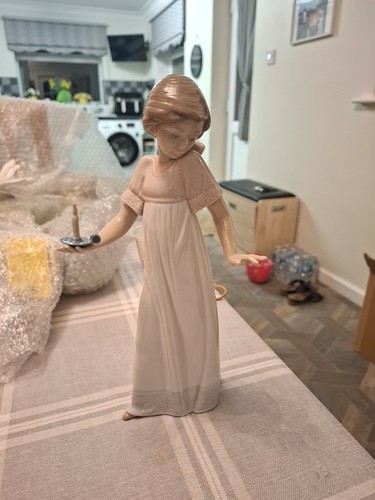 Nao lladro light the - the, way
