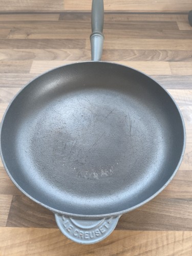 Vintage creuset cast - le,
