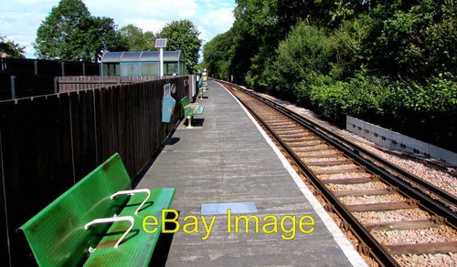 Photo 6x4 green benches - photo,