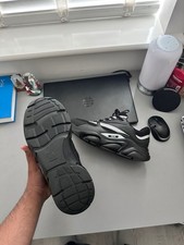 Black And White B22 Trainer
